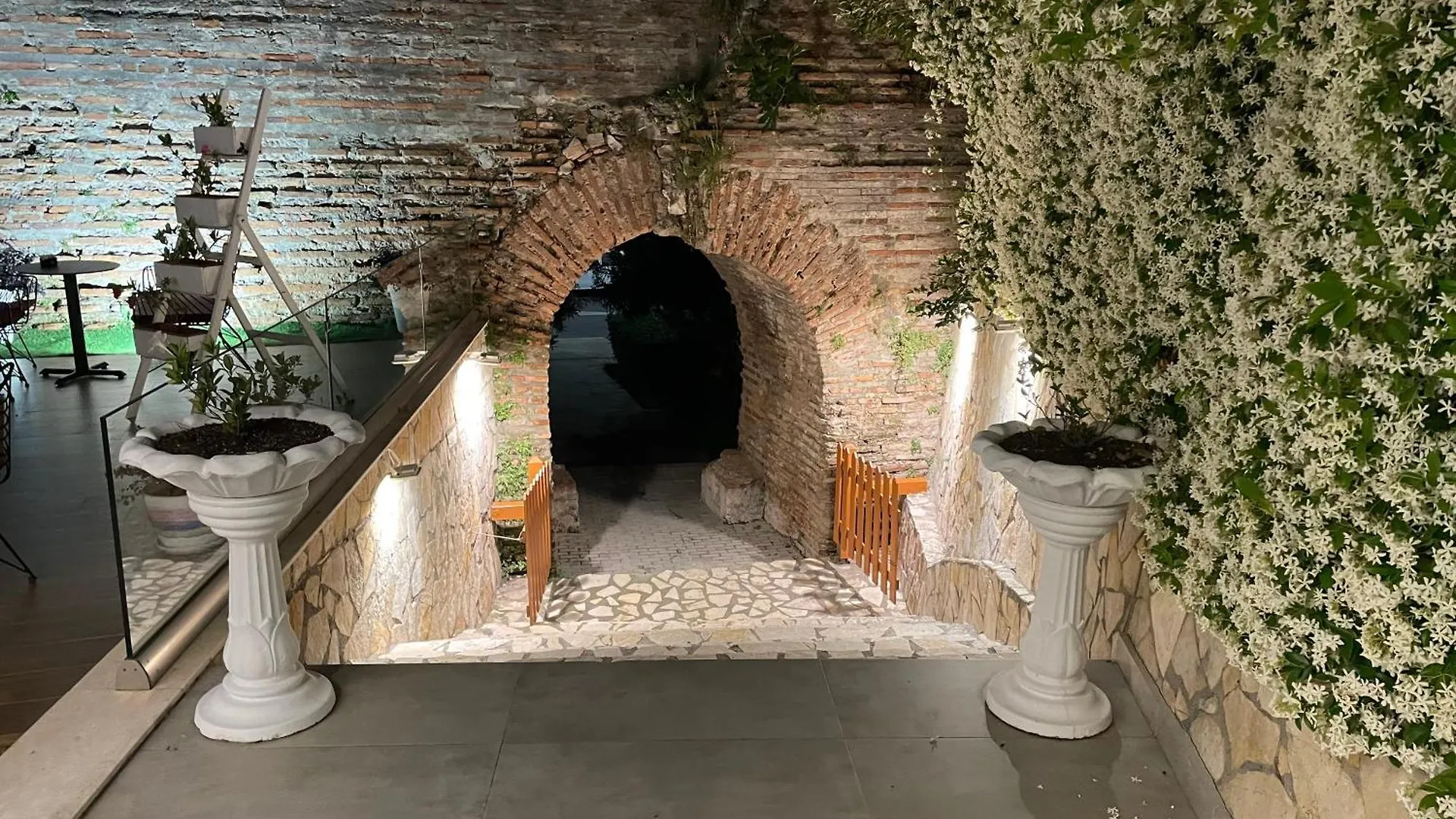 Bizant Boutique Hotel & Coffee,Bar Durrës